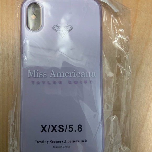 Authentic Taylor swift miss Americana film phone case iPhone xs max. NWT - Picture 3 of 3